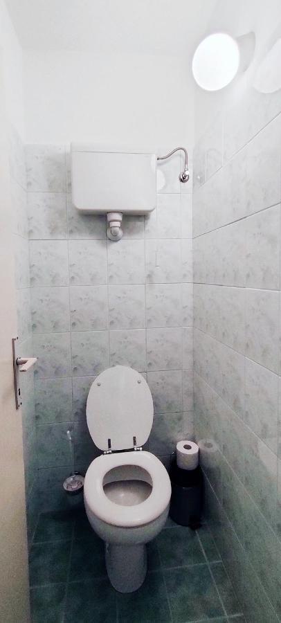 Corner Tower // Prijetno Stanovanje Za 4 Osebe + Free Parking 卢布尔雅那 外观 照片